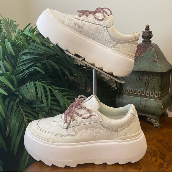 UGG Shoes - UGG Marin Mega Lace Womens 8.5 White Leather Chunky Platform Sneakers Shoes